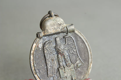 "Winterschlacht im Osten" Medal. Maker marked. Original.
