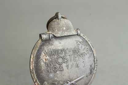 "Winterschlacht im Osten" Medal. Maker marked. Original.