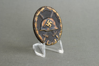 Wound Badge "Verwundetenabzeichen" in Black. Original.