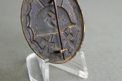 Wound Badge "Verwundetenabzeichen" in Black. Original.