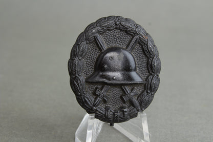 Wound Badge "Verwundetenabzeichen" in Black. Original.