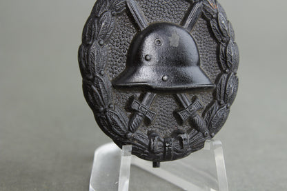 Wound Badge "Verwundetenabzeichen" in Black. Original.
