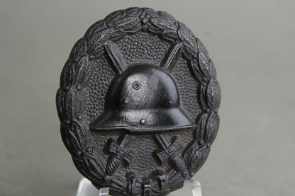 Wound Badge "Verwundetenabzeichen" in Black. Original.