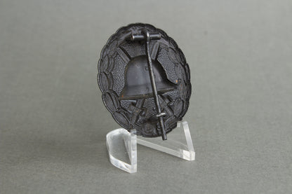 Wound Badge "Verwundetenabzeichen" in Black. Original.