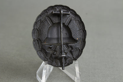 Wound Badge "Verwundetenabzeichen" in Black. Original.