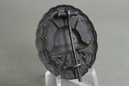 Wound Badge "Verwundetenabzeichen" in Black. Original.