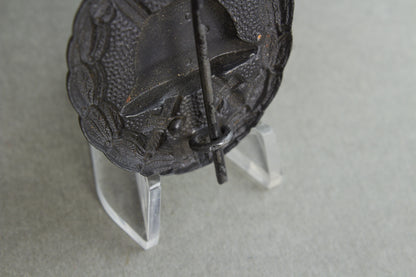 Wound Badge "Verwundetenabzeichen" in Black. Original.