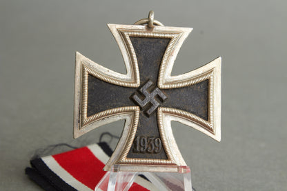 Iron Cross "Eisernes Kreuz" 2. Class. Maker marked "7". Original.