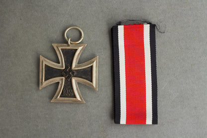 Iron Cross "Eisernes Kreuz" 2. Class. Maker marked "7". Original.