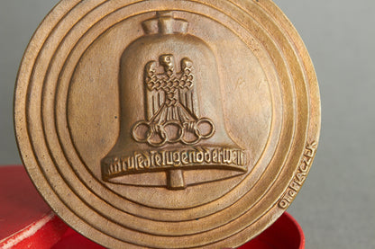 Olympiade Berlin 1936 "Ich rufe die Jugend der Welt!". In box. Rare. Original.