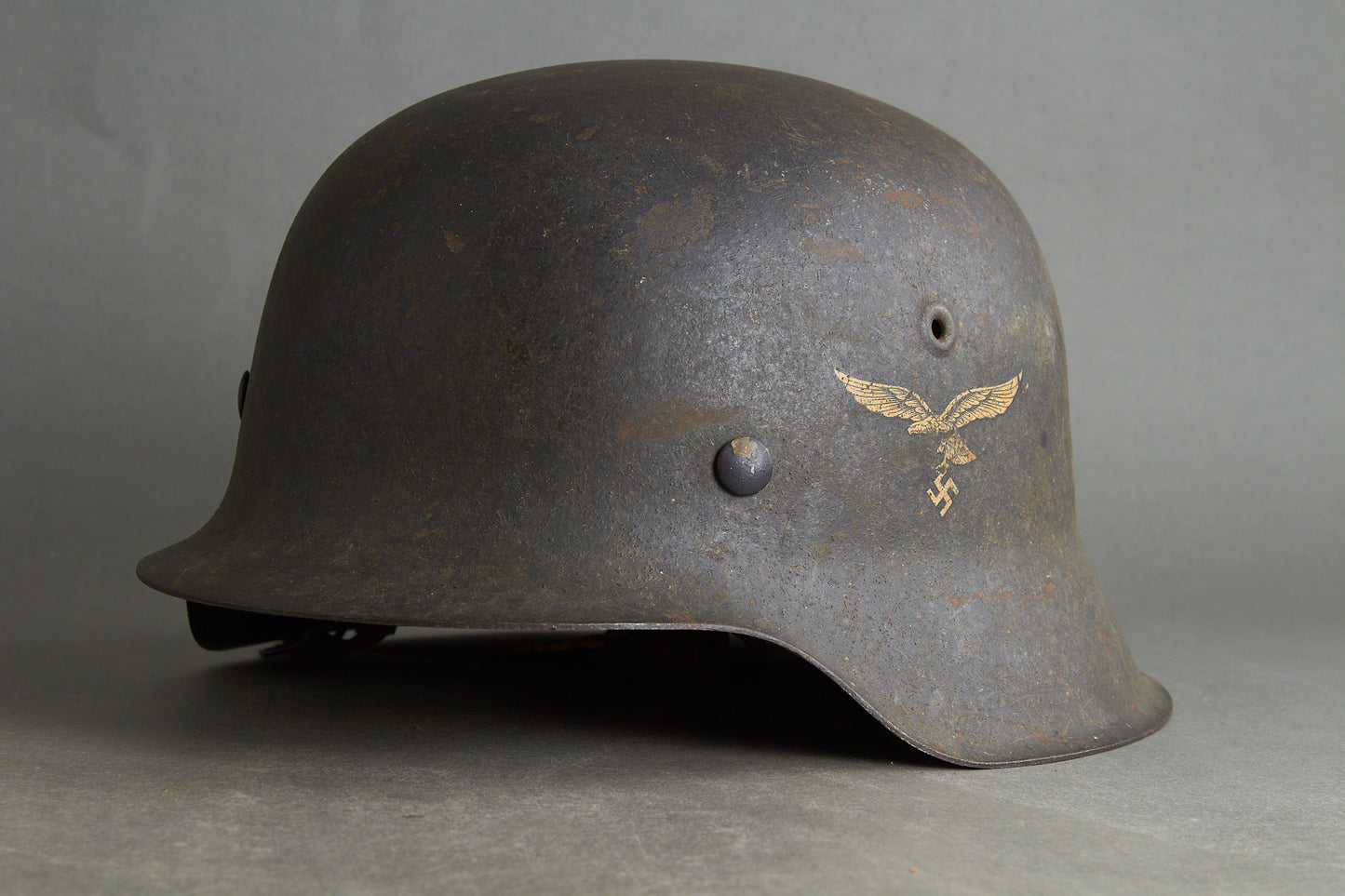 Luftwaffe M42 Single Decal Helmet. Original.
