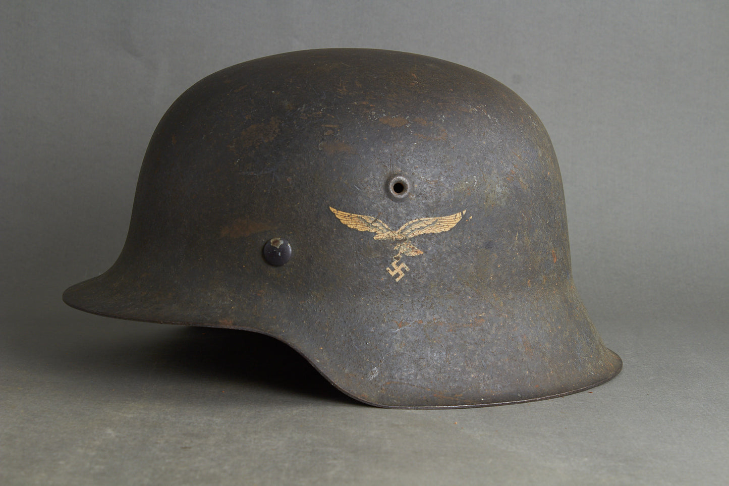 Luftwaffe M42 Single Decal Helmet. Original.