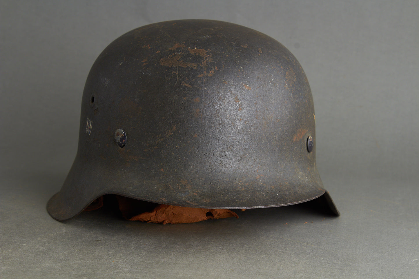Luftwaffe M42 Single Decal Helmet. Original.
