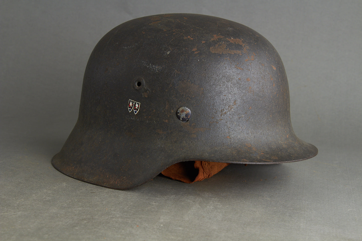 Luftwaffe M42 Single Decal Helmet. Original.