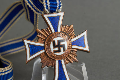 Mutterkreuz "Ehrenkreuz der Deutschen Mutter" in Bronze. Original.