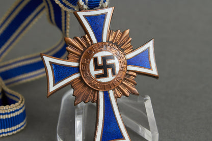 Mutterkreuz "Ehrenkreuz der Deutschen Mutter" in Bronze. Original.