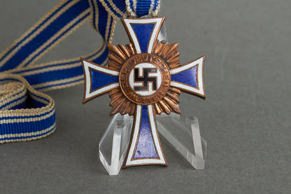 Mutterkreuz "Ehrenkreuz der Deutschen Mutter" in Bronze. Original.