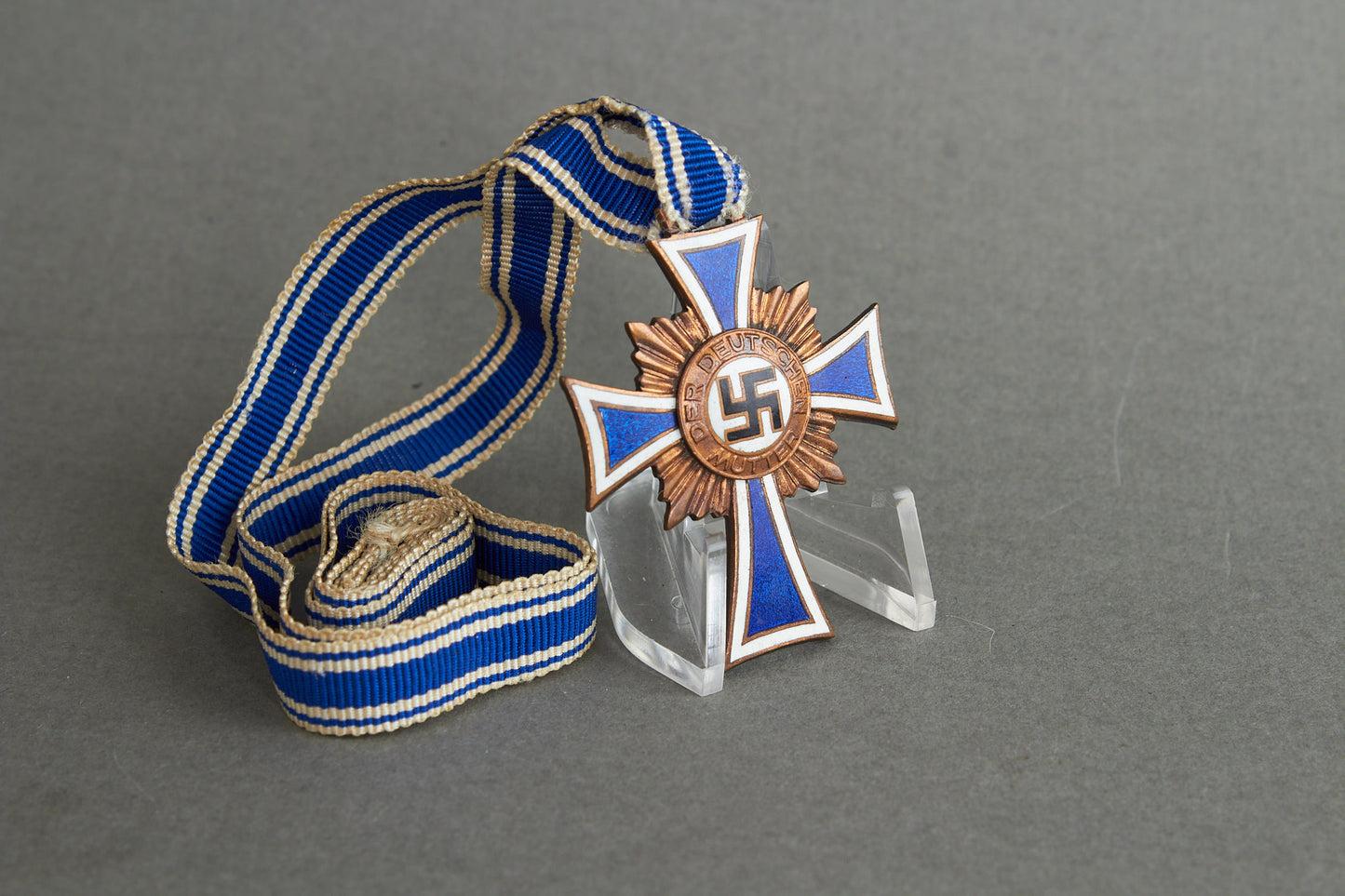 Mutterkreuz "Ehrenkreuz der Deutschen Mutter" in Bronze. Original.