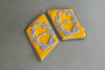 Luftwaffe "Flieger" Officer Collar Tabs. Matching Pair. Original.