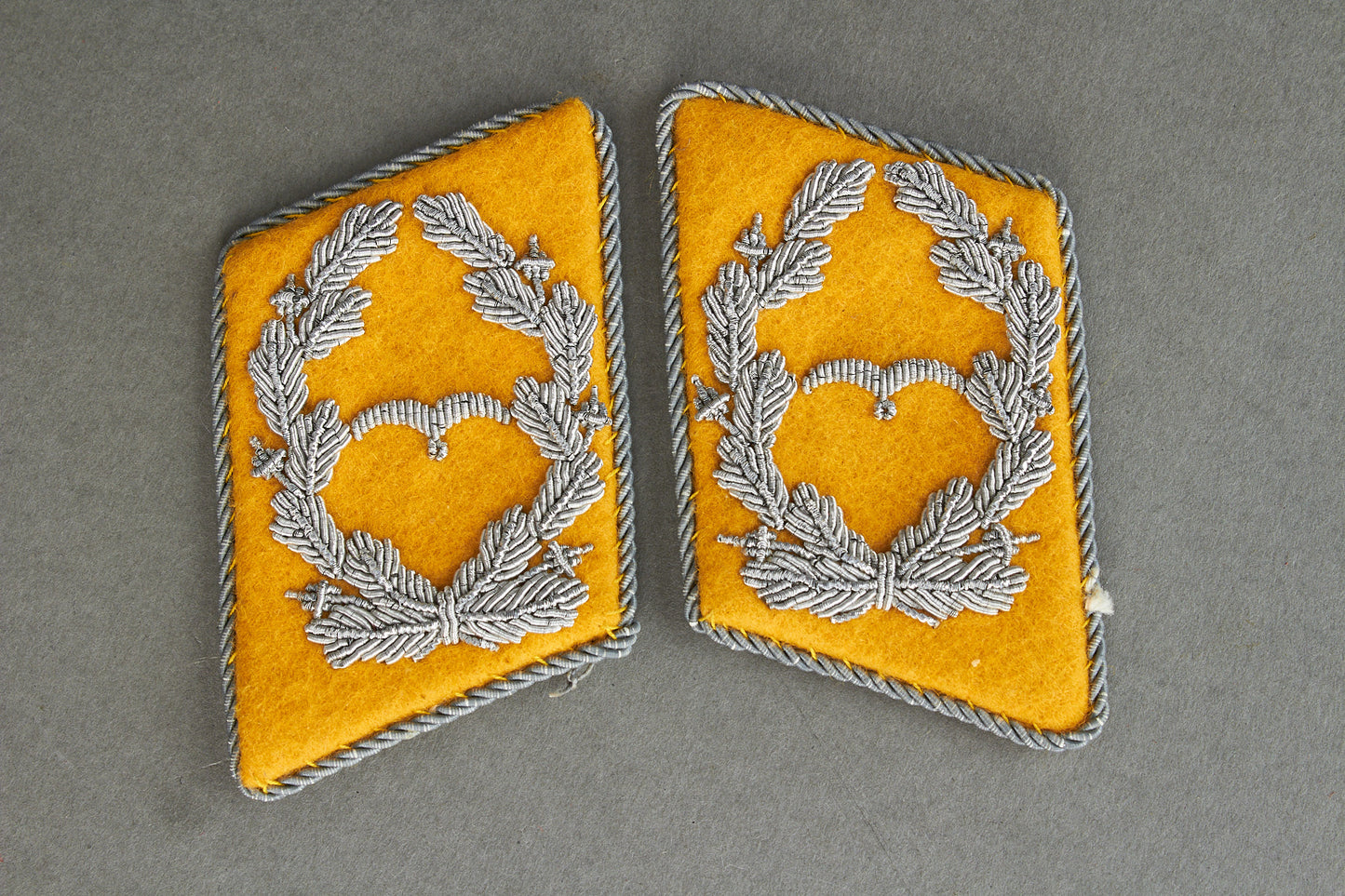 Luftwaffe "Flieger" Officer Collar Tabs. Matching Pair. Original.
