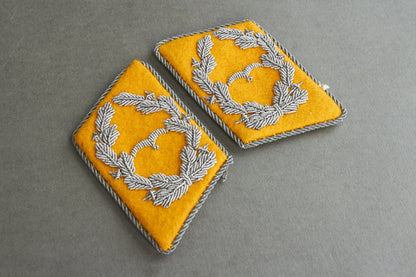 Luftwaffe "Flieger" Officer Collar Tabs. Matching Pair. Original.
