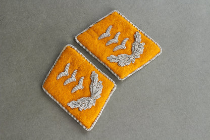 Luftwaffe "Flieger" Officer Collar Tabs. Matching Pair. Original.