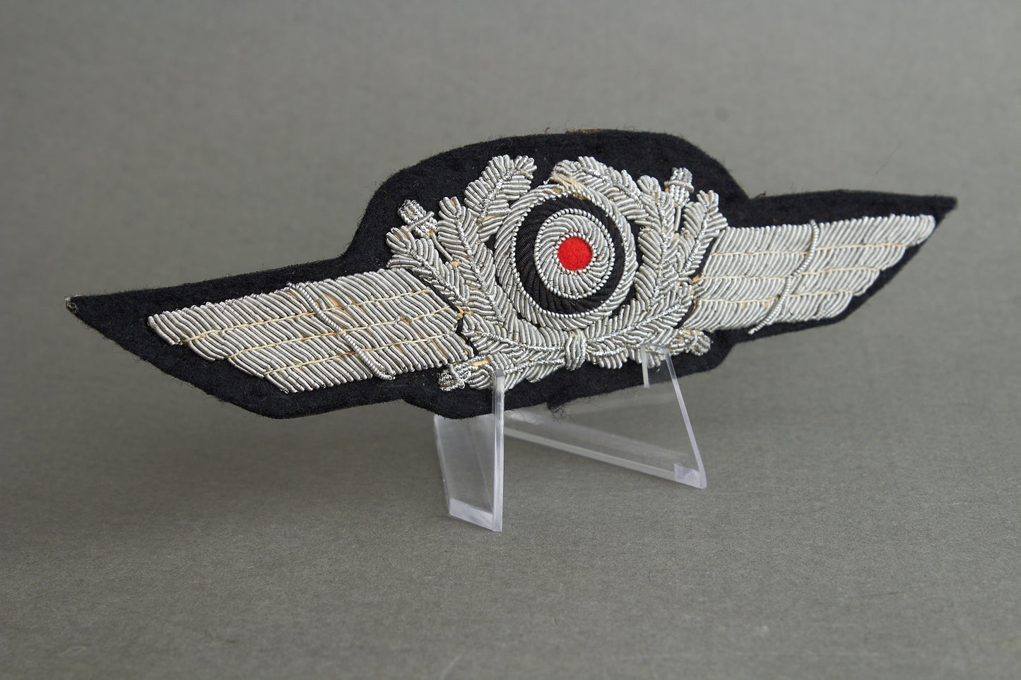 Luftwaffe Officer Visor Cap Cocarde. Original.