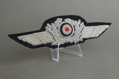 Luftwaffe Officer Visor Cap Cocarde. Original.