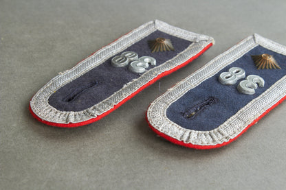 Luftwaffe "Flakartillerie" Shoulder Boards. "Slip on". Matching pair. Original.