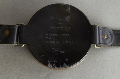 Luftwaffe AK39 (Armbandkompaß 39) Flight Personel Wrist Compass. Original.