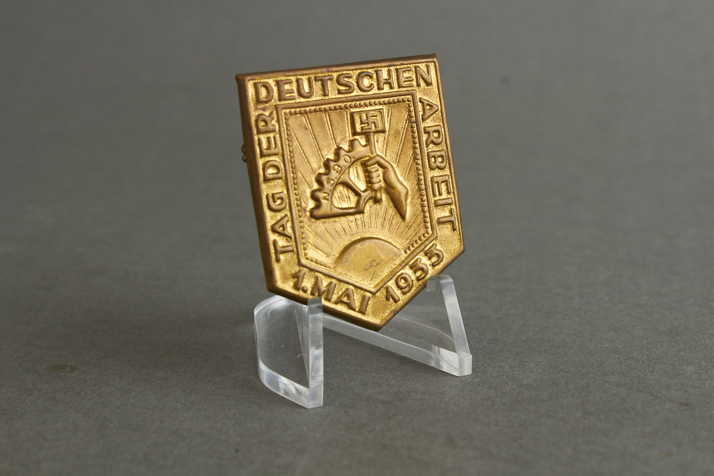 Early NSBO Tinnie from 1933. Original.