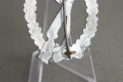 Infanterie Sturmabzeichen in silver. "Halb Hohl". Unmarked Steinhauer & Lück. Rare. Original.