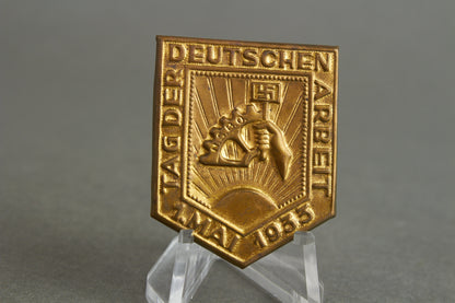 Early NSBO Tinnie from 1933. Original.