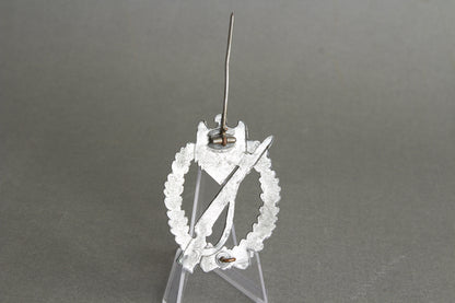 Infanterie Sturmabzeichen in silver. "Halb Hohl". Unmarked Steinhauer & Lück. Rare. Original.