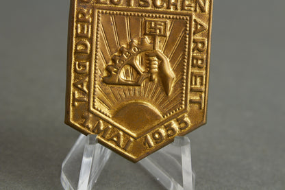 Early NSBO Tinnie from 1933. Original.