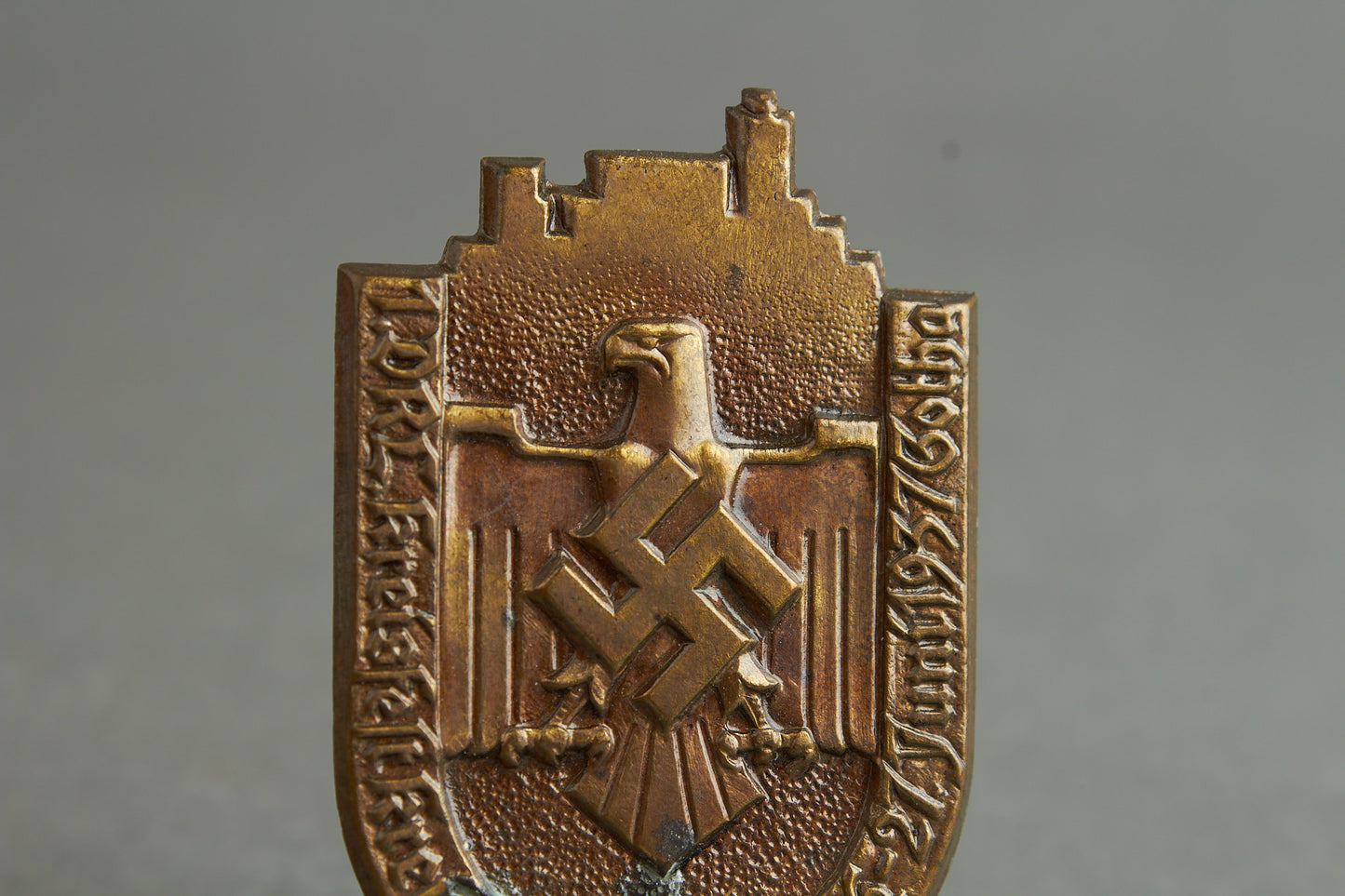 DRL "Deutscher Reichsbund für Leibesübungen" 1937 Tinnie. Original.