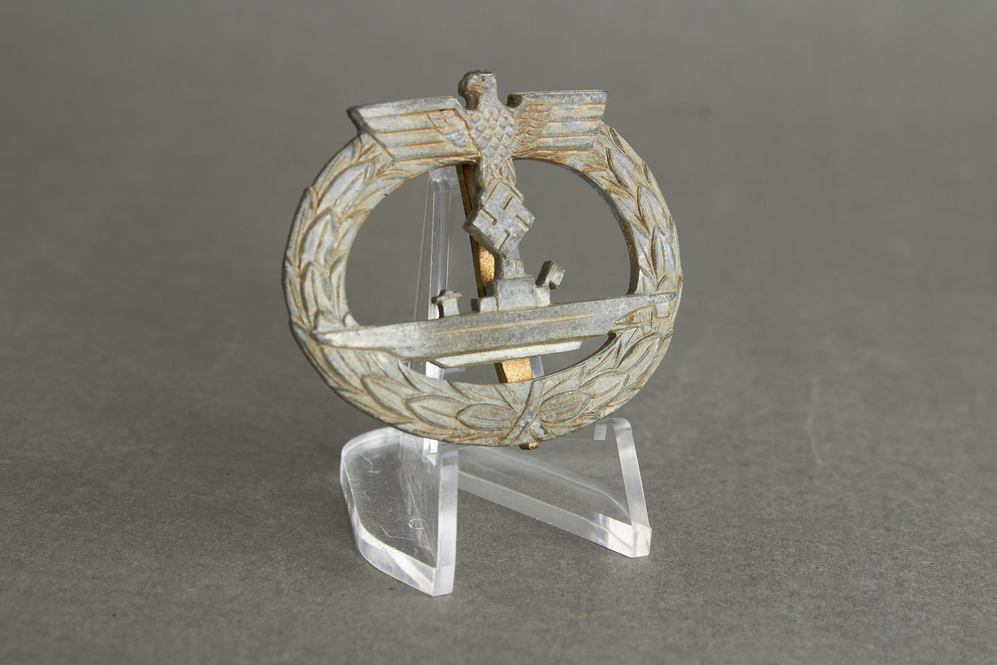 U-Bootkriegsabzeichen. Maker marked "L/18" (B.H. Mayer). Original.