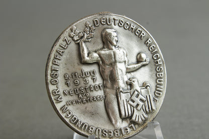 DRL "Deutscher Reichsbund für Leibesübungen" 1937 Tinnie. Original.