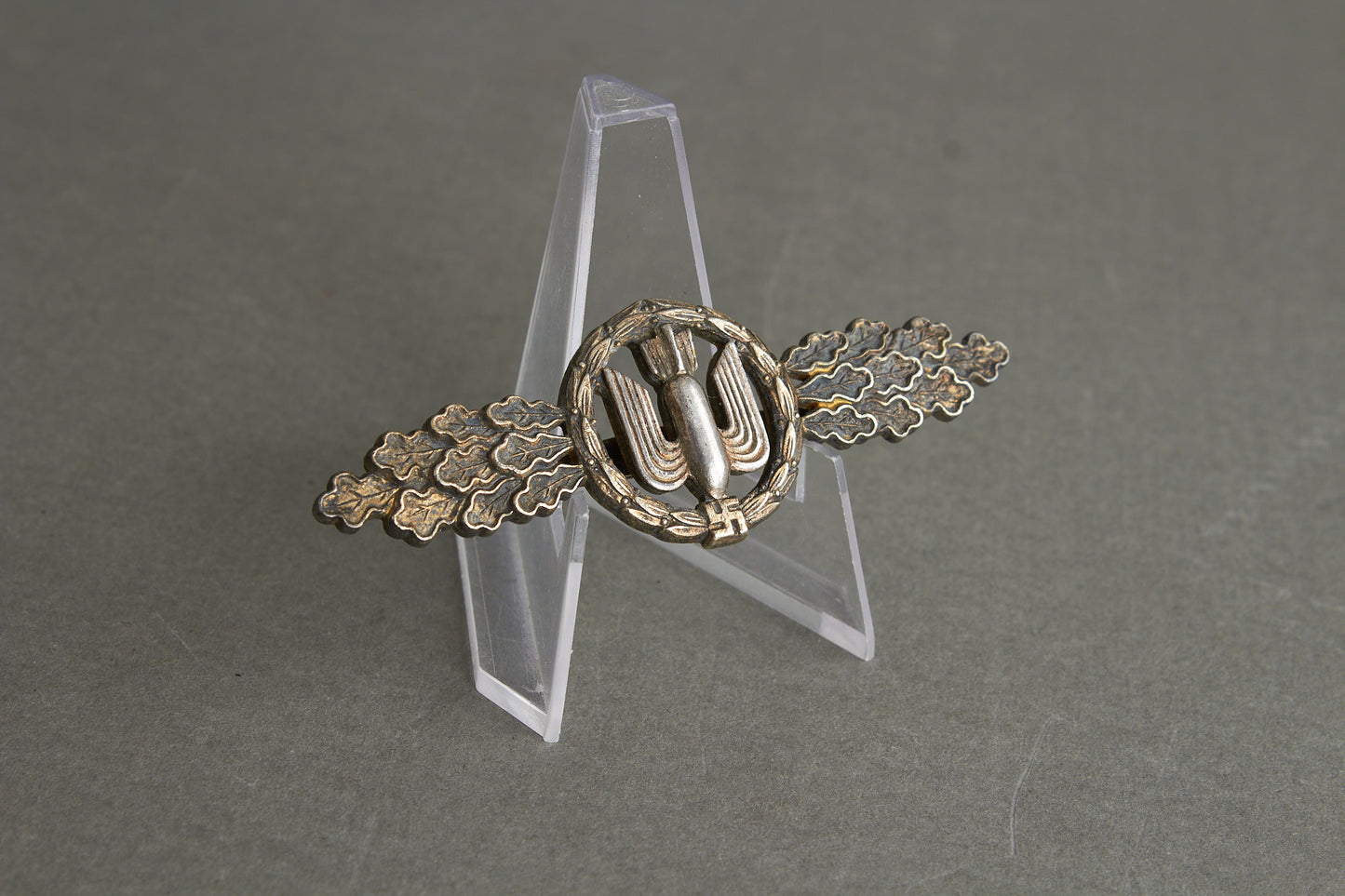 Luftwaffe "Frontflugspange für Kampfflieger in Gold". Maker Marked F&BL. Original.