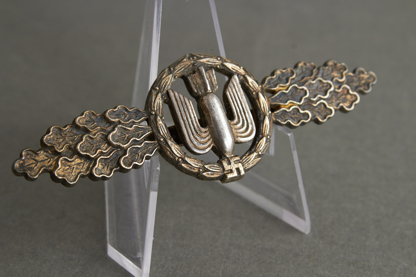 Luftwaffe "Frontflugspange für Kampfflieger in Gold". Maker Marked F&BL. Original.