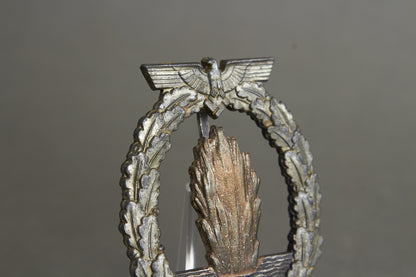 Kriegsmarine "Minensucher-Kriegsabzeichen". Maker Marked "Fec. Otto Platzeck Berlin - Ausf. Schwerin Berlin". Original.