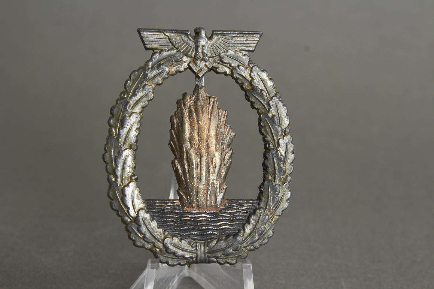 Kriegsmarine "Minensucher-Kriegsabzeichen". Maker Marked "Fec. Otto Platzeck Berlin - Ausf. Schwerin Berlin". Original.