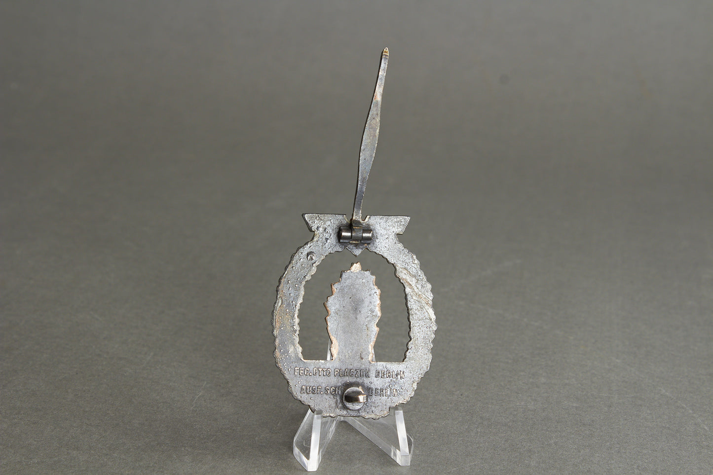 Kriegsmarine "Minensucher-Kriegsabzeichen". Maker Marked "Fec. Otto Platzeck Berlin - Ausf. Schwerin Berlin". Original.