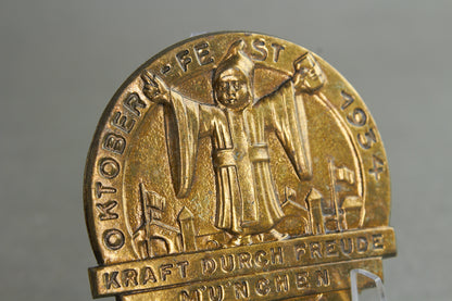 Kraft durch Freude (KdF) "Oktoberfest 1934 München" Tinnie. Original.