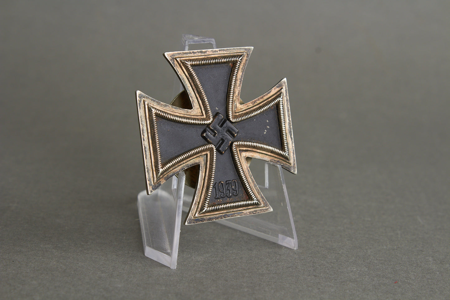 Iron Cross "Eisernes Kreuz" 1. Class Screw Back. Maker Marked L58. Original.