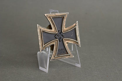 Iron Cross "Eisernes Kreuz" 1. Class Screw Back. Maker Marked L58. Original.
