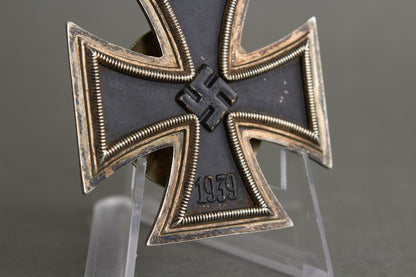 Iron Cross "Eisernes Kreuz" 1. Class Screw Back. Maker Marked L58. Original.