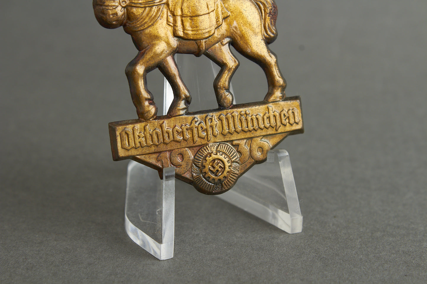 Kraft durch Freude (KdF) "Oktoberfest München 1936" Tinnie. Original.