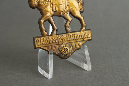 Kraft durch Freude (KdF) "Oktoberfest München 1936" Tinnie. Original.
