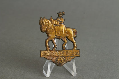 Kraft durch Freude (KdF) "Oktoberfest München 1936" Tinnie. Original.
